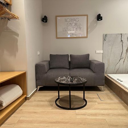 Belle Athenes - Luxury Rooms At Monastiraki Railway Station מראה חיצוני תמונה