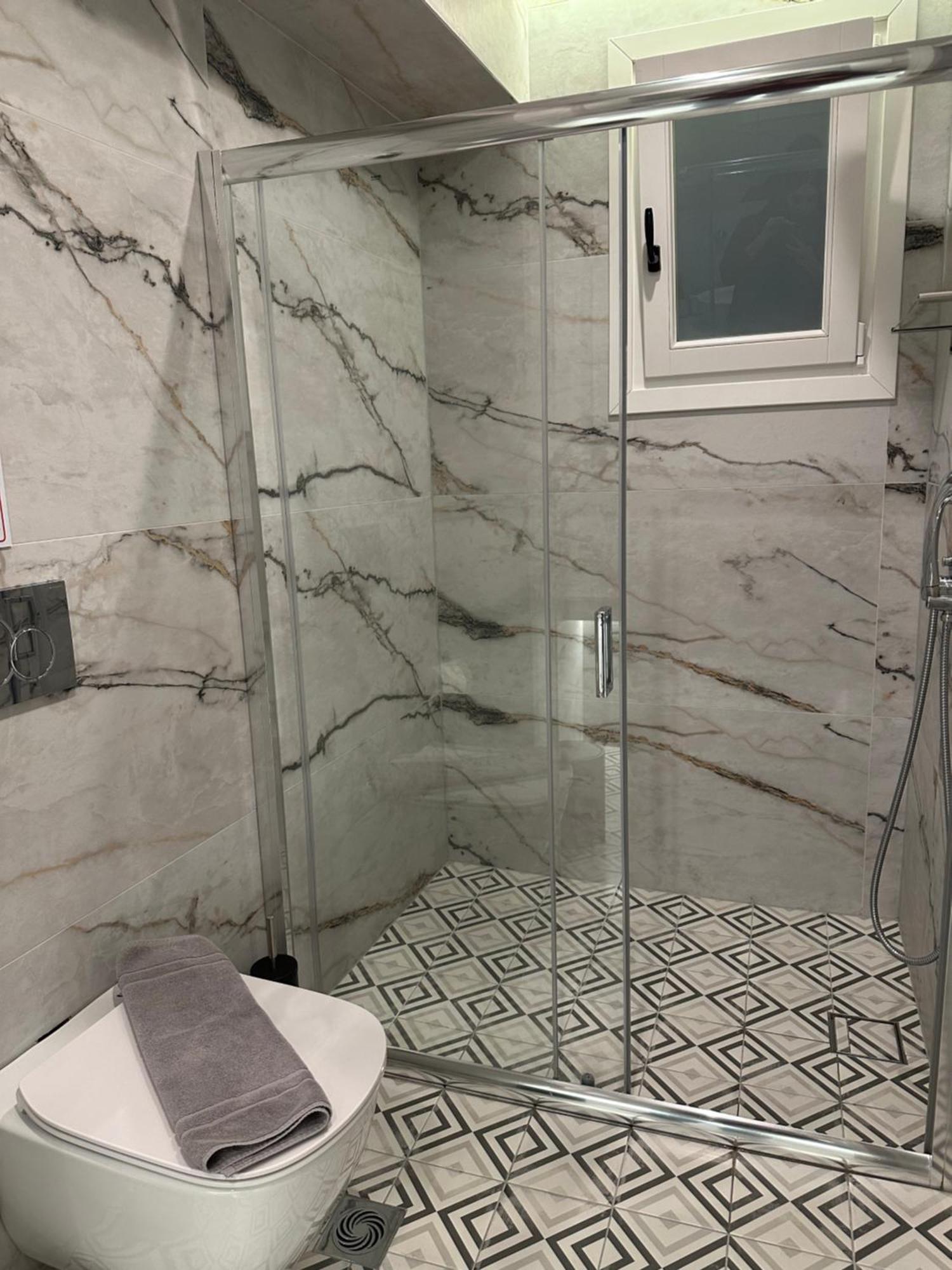 Belle Athenes - Luxury Rooms At Monastiraki Railway Station מראה חיצוני תמונה