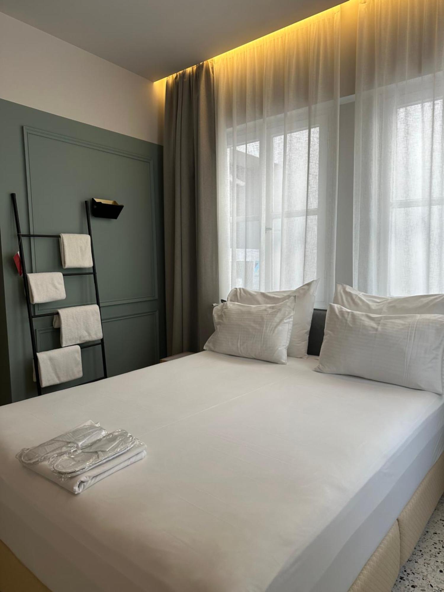 Belle Athenes - Luxury Rooms At Monastiraki Railway Station מראה חיצוני תמונה