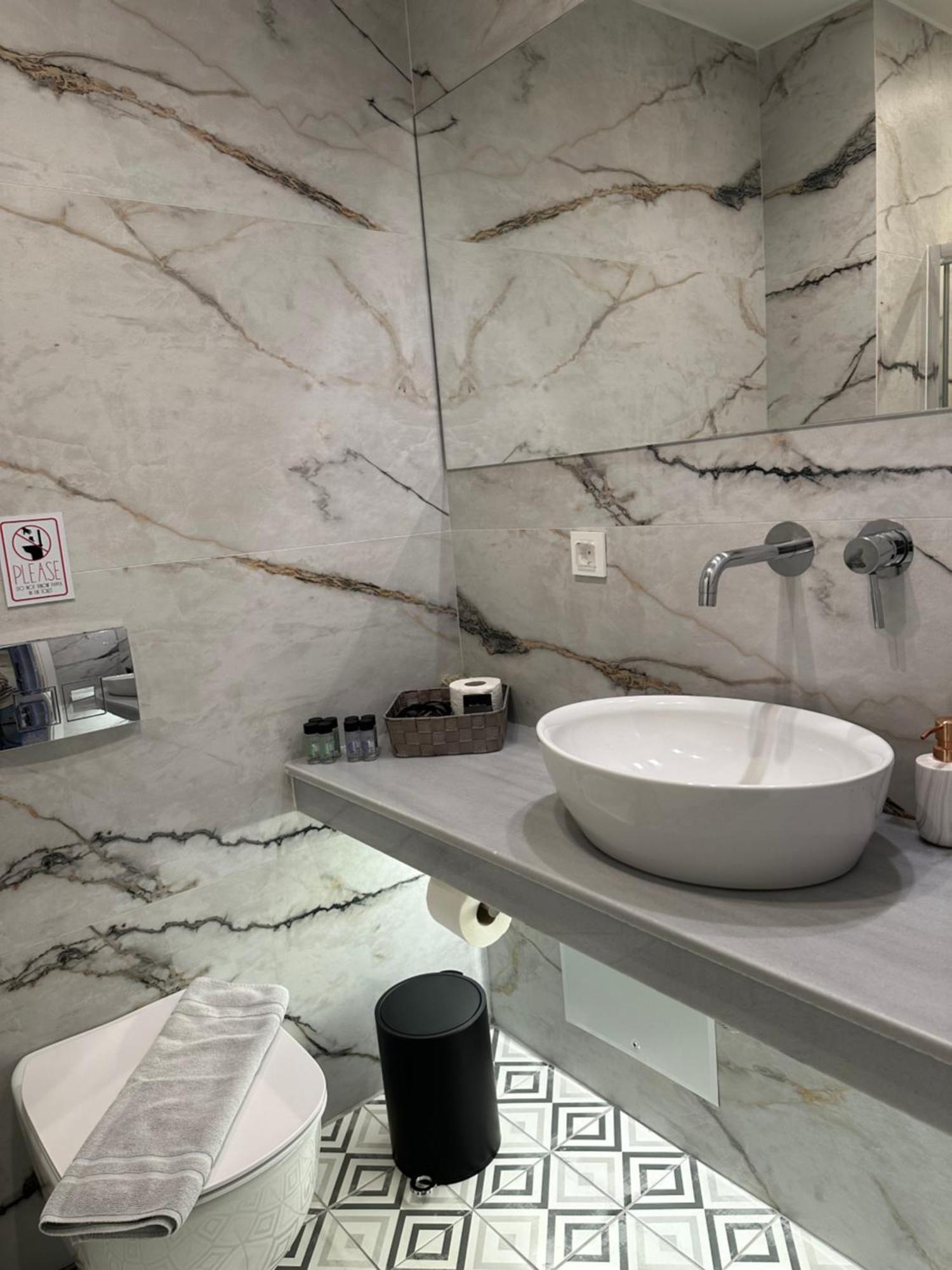 Belle Athenes - Luxury Rooms At Monastiraki Railway Station מראה חיצוני תמונה